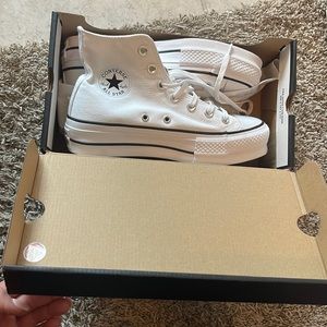 Brand New high top converse platform sneakers size US 6